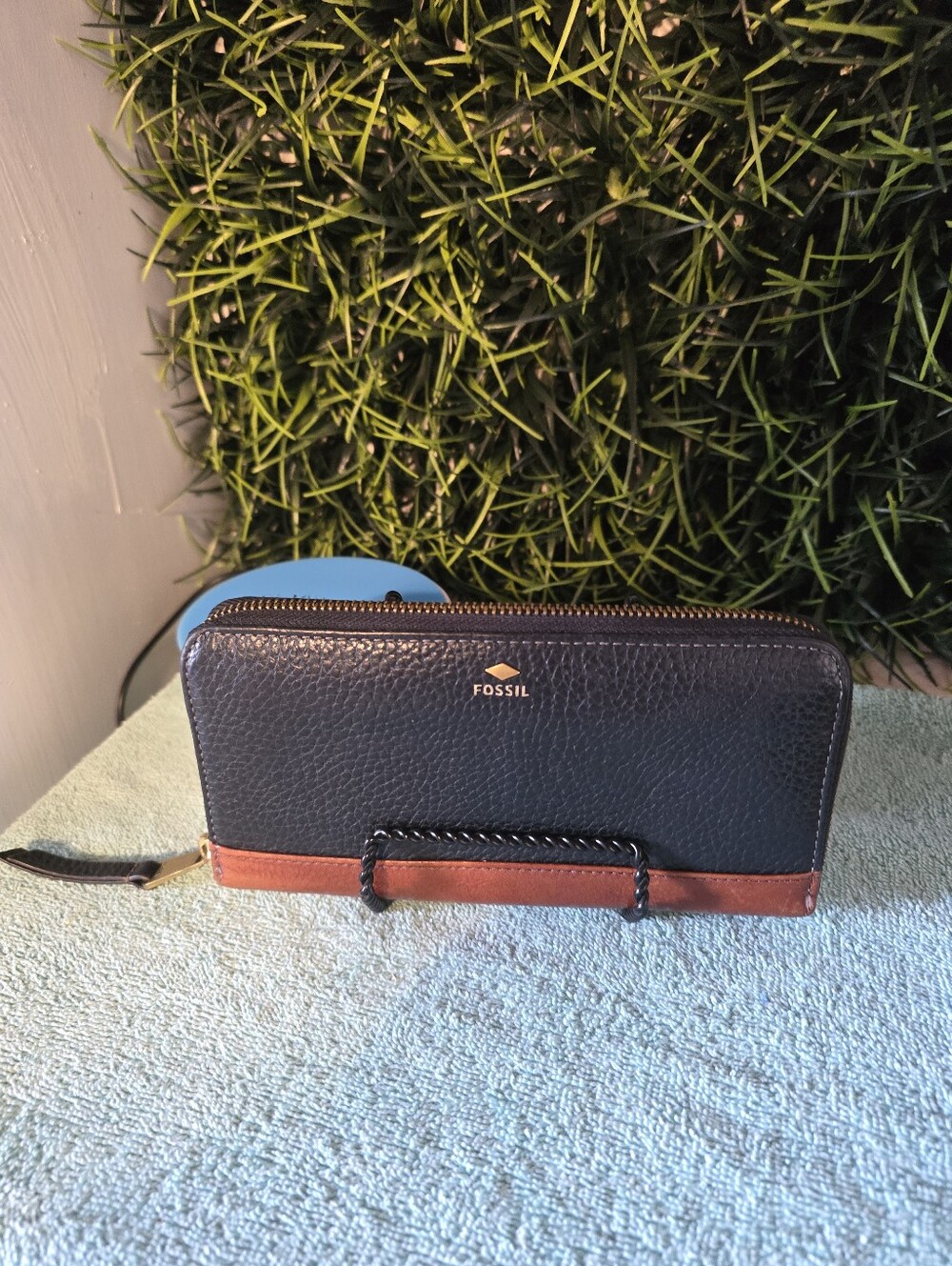 Fossil Black and Brown Zip-Around Wallet